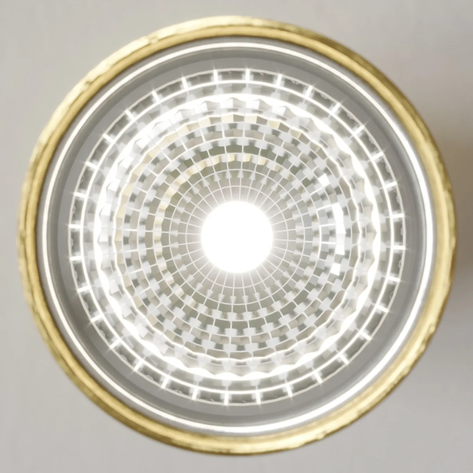 Downlight Eye S en forma cilíndrica, latón
