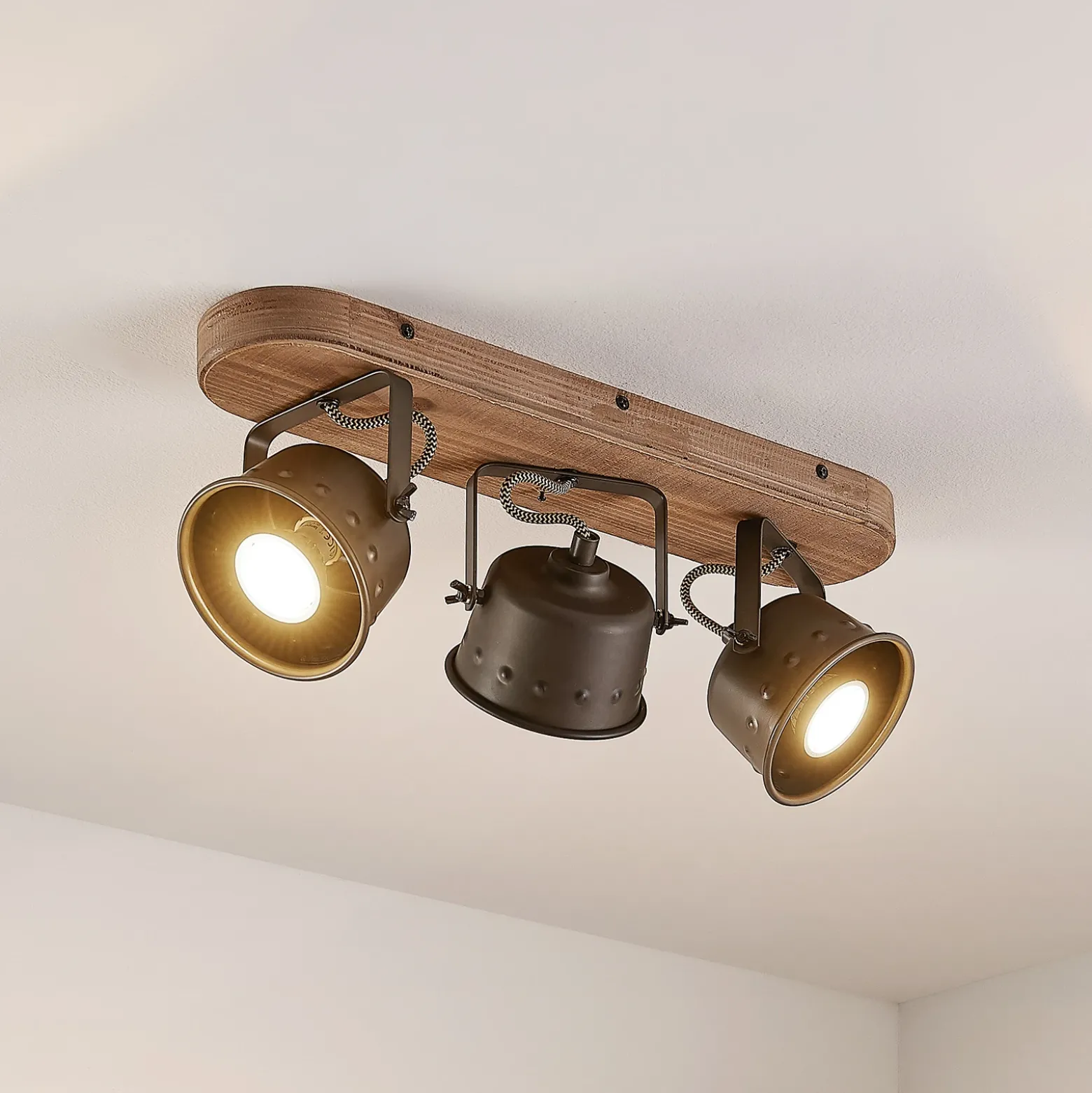 Downlight Rubinjo de Lindby, 45 cm, 3 luces, madera, GU10