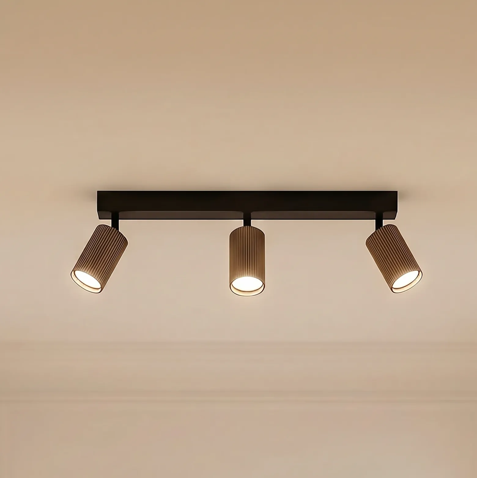 Downlight Tune, 3 luces, marrón, metal, longitud 66 cm