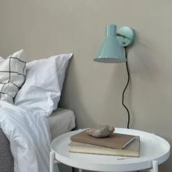 Dyberg Larsen aplique de pared Sleep, verde menta, Ø 15 cm, acero