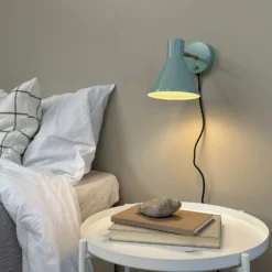 Dyberg Larsen aplique de pared Sleep, verde menta, Ø 15 cm, acero