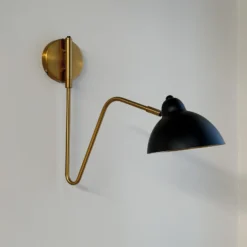 Dyberg Larsen Futura aplique de pared, negro, metal