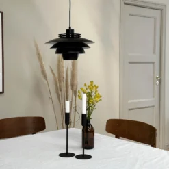 Dyberg Larsen lámpara colgante Ejka mini, negra, Ø 30 cm, metal