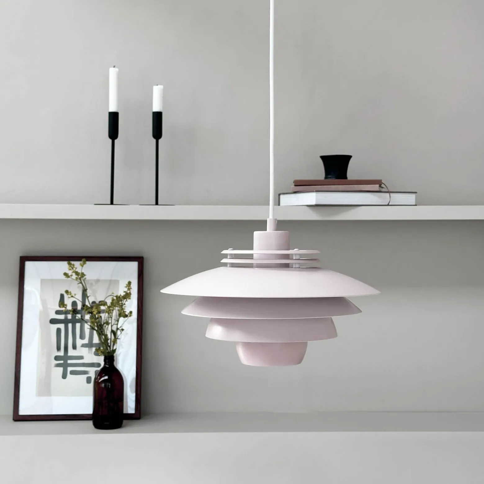 Dyberg Larsen lámpara colgante Ejka mini, rosa, Ø 30 cm, metal
