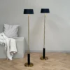 Dyberg Larsen Lámpara de pie LED recargable Yoyo, negra, altura 125 cm