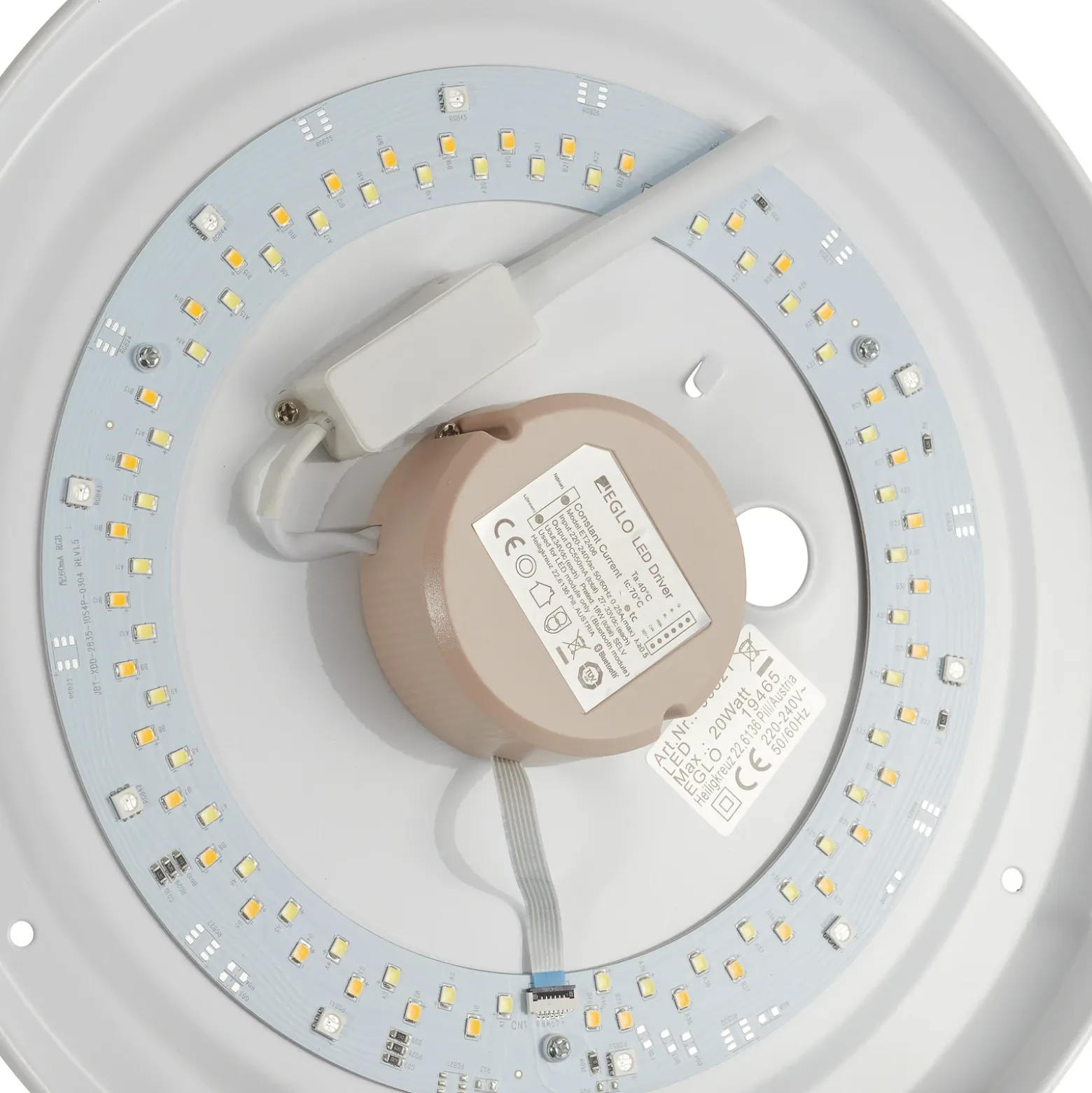 EGLO connect Capasso-C lámpara LED de techo patrón