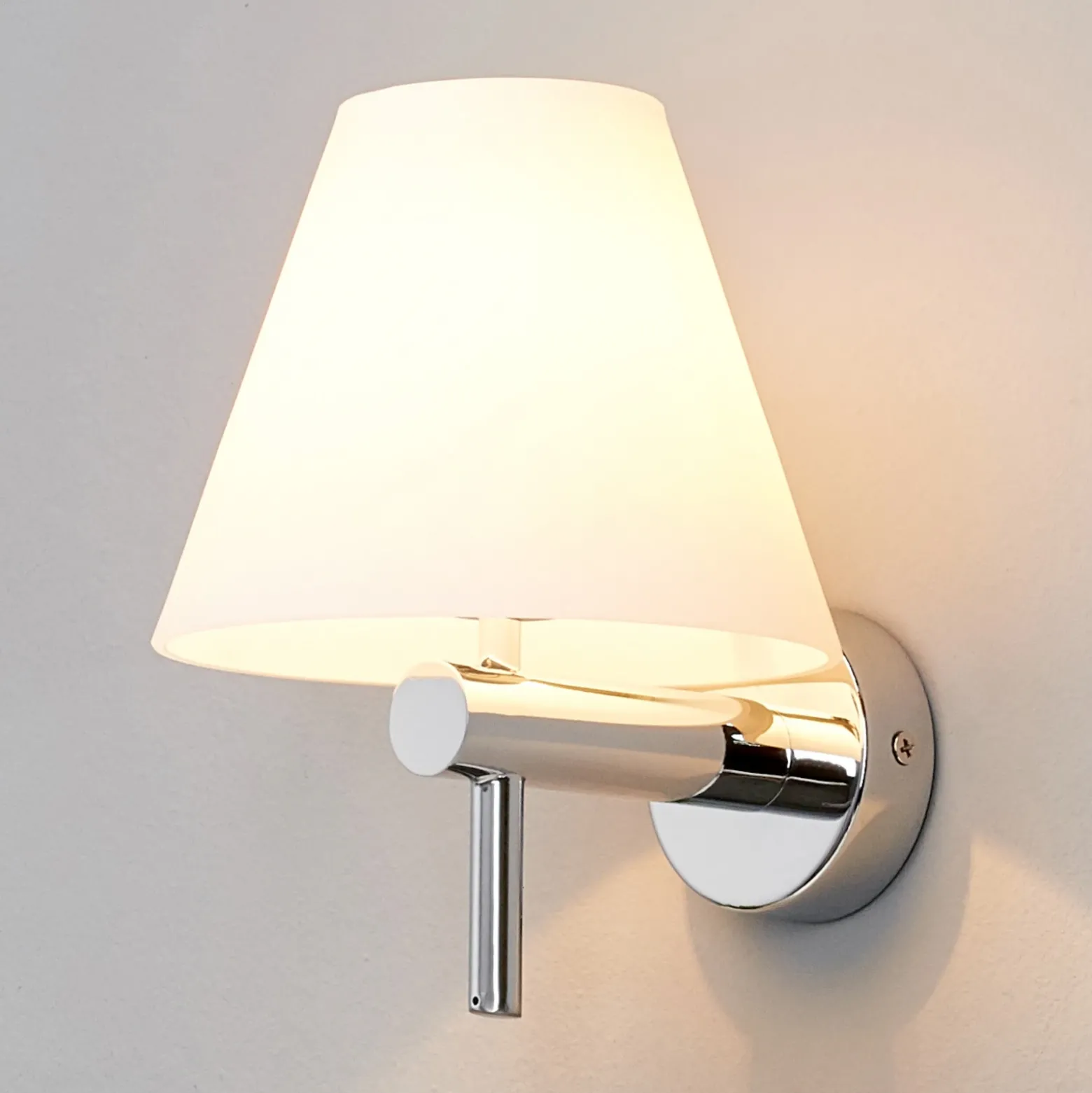 Elegante aplique Violetta para baño