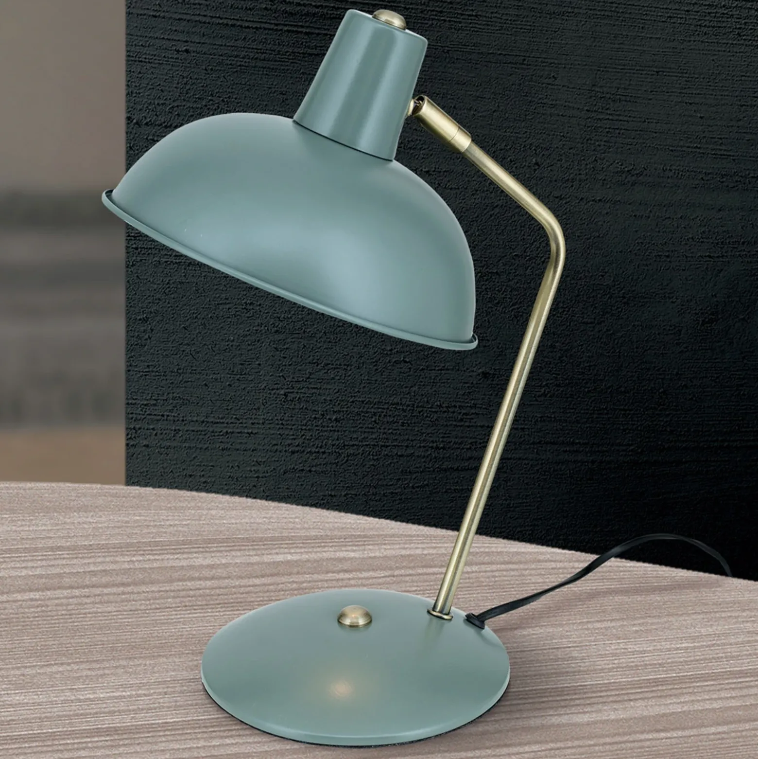 En aspecto vintage - lámpara de mesa Fedra verde