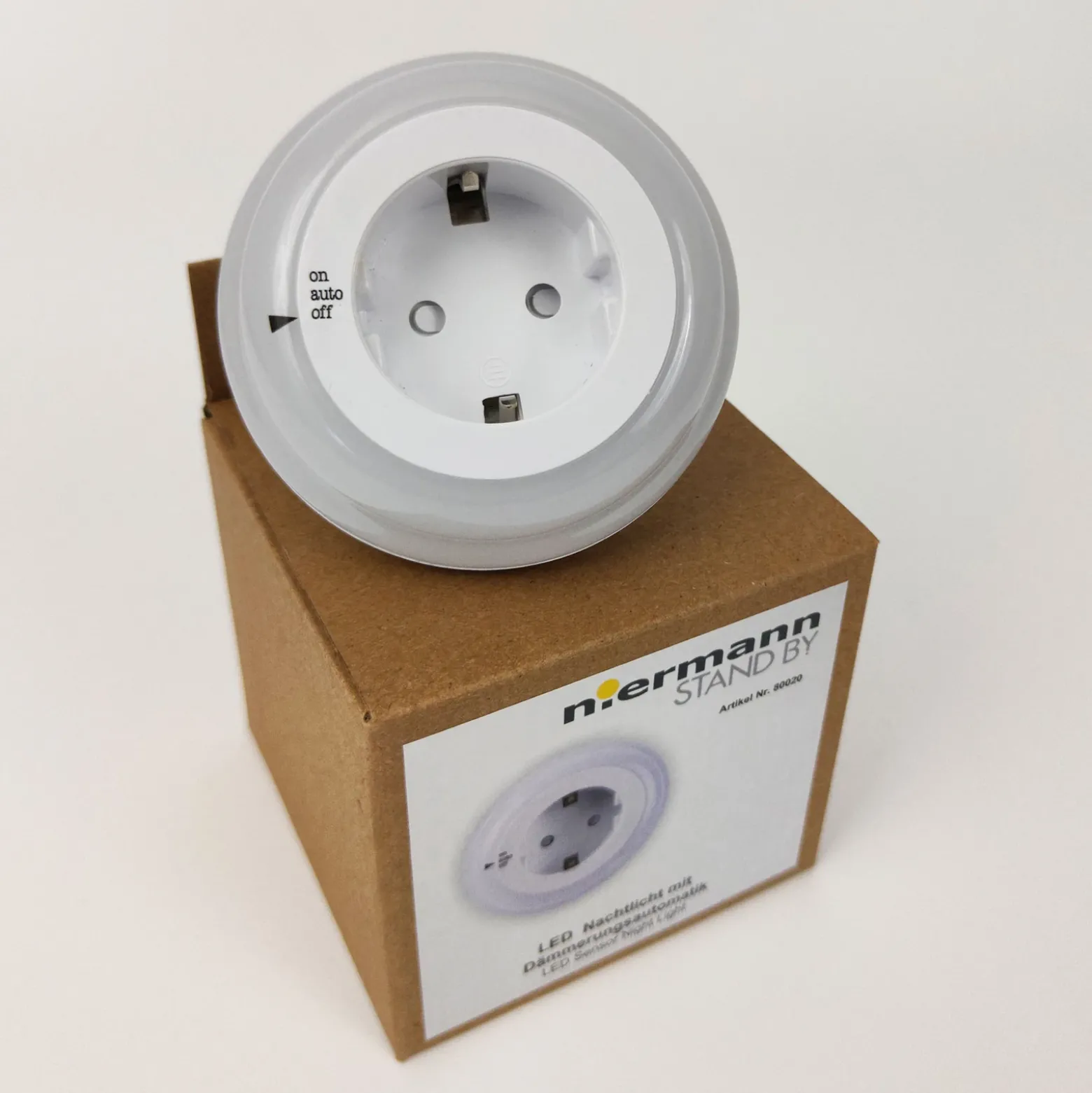 Enchufe adaptador con lámpara nocturna anillo LED