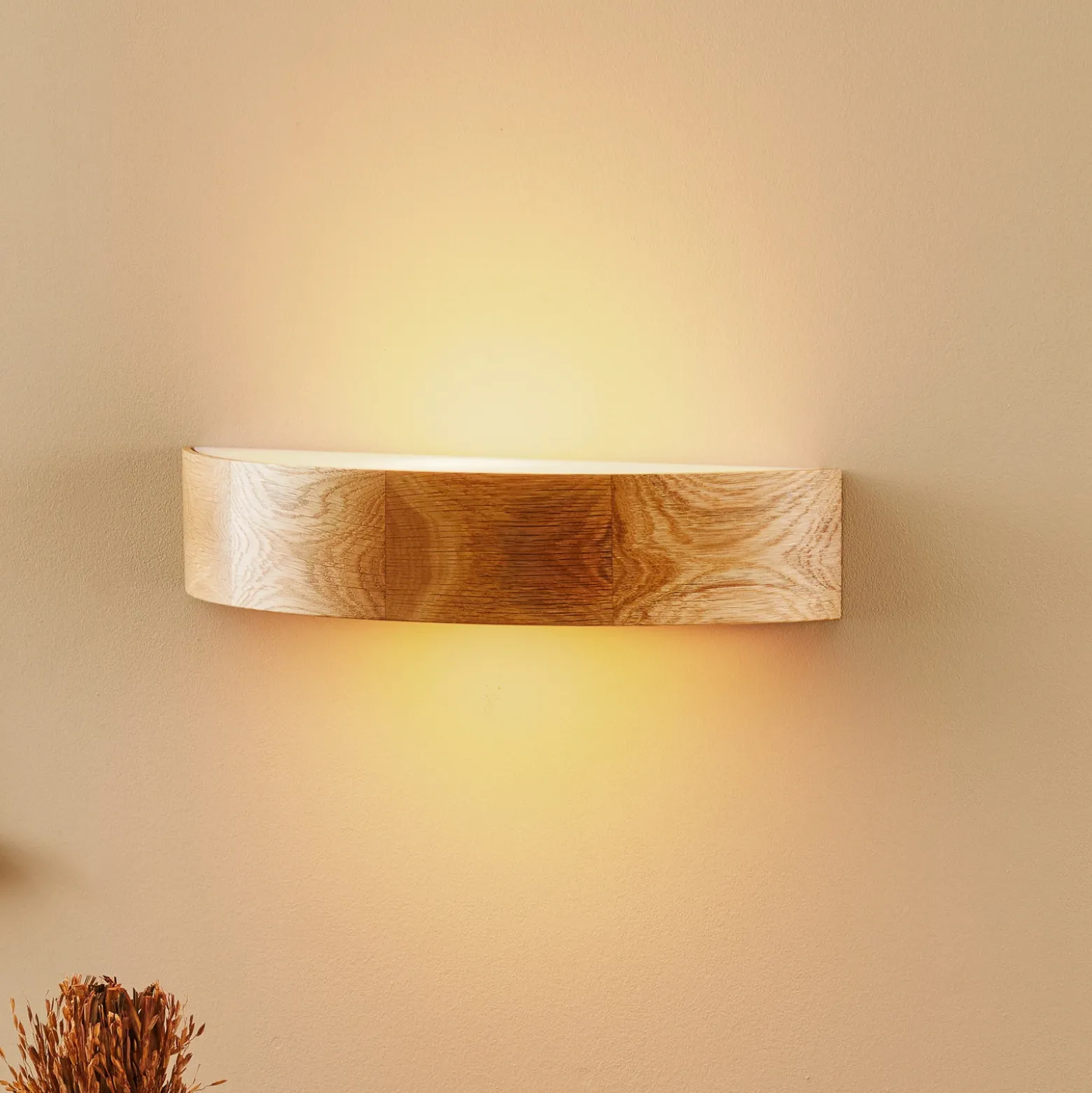 Envostar Aplique de pared Kerio, ancho 40,5 cm, madera de roble