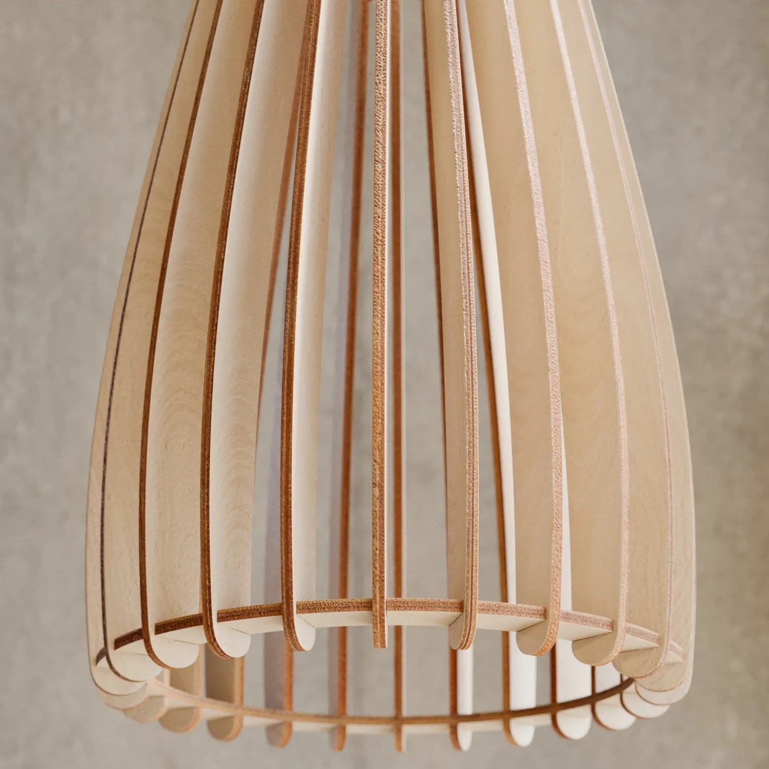 Envostar Lámpara colgante Furn, contrachapado de abedul, 1 luz