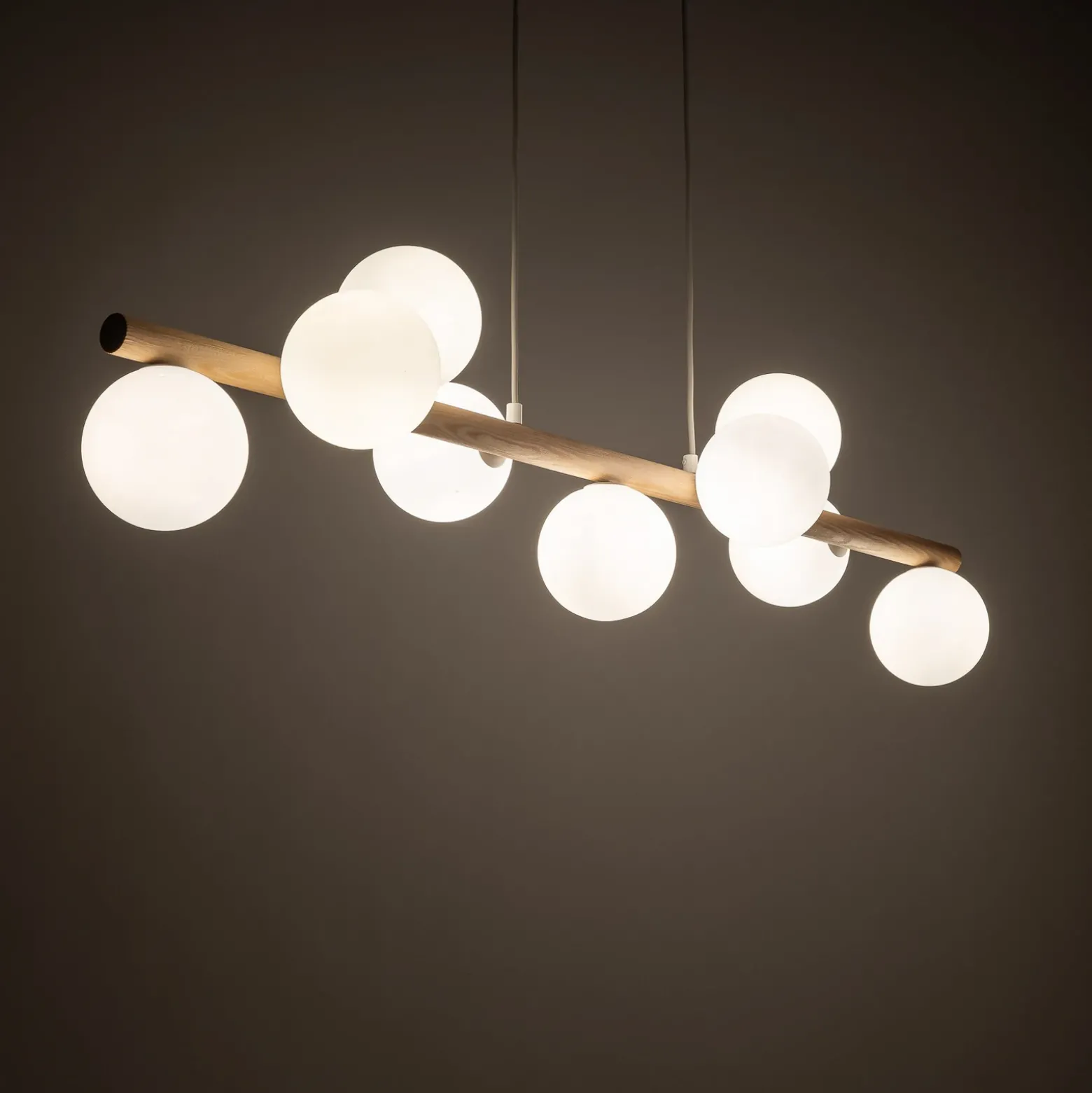 Estera lámpara colgante, cristal opalino, madera, 9 luces