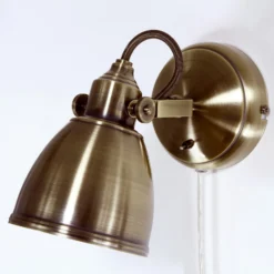 Fjällbacka aplique de pared con acabado envejecido