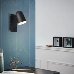 Foco de pared Ayr, negro mate, altura 20 cm, metal