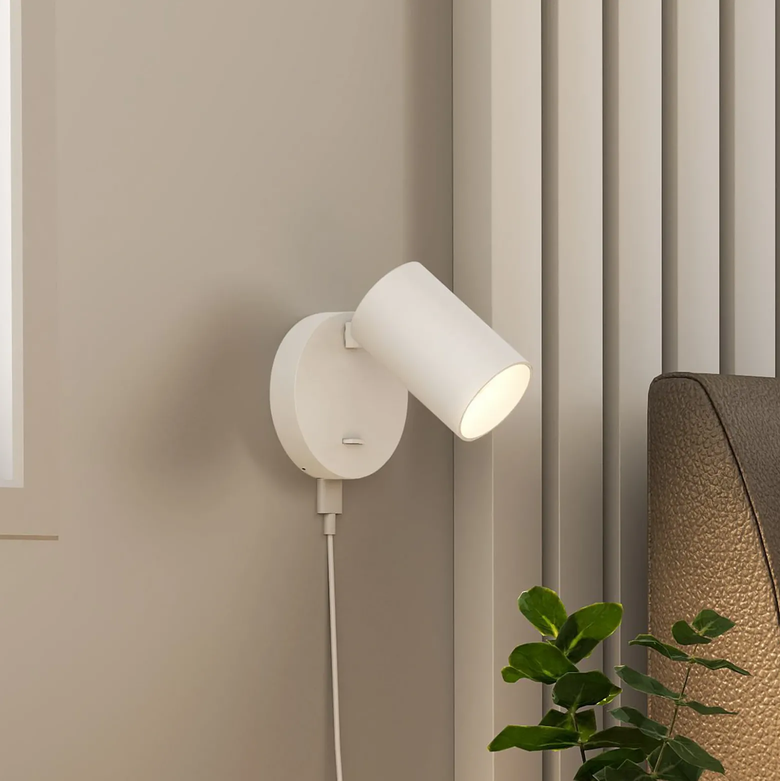 Foco de pared CAN TILT, blanco, Ø 10 cm, metal, interruptor, USB