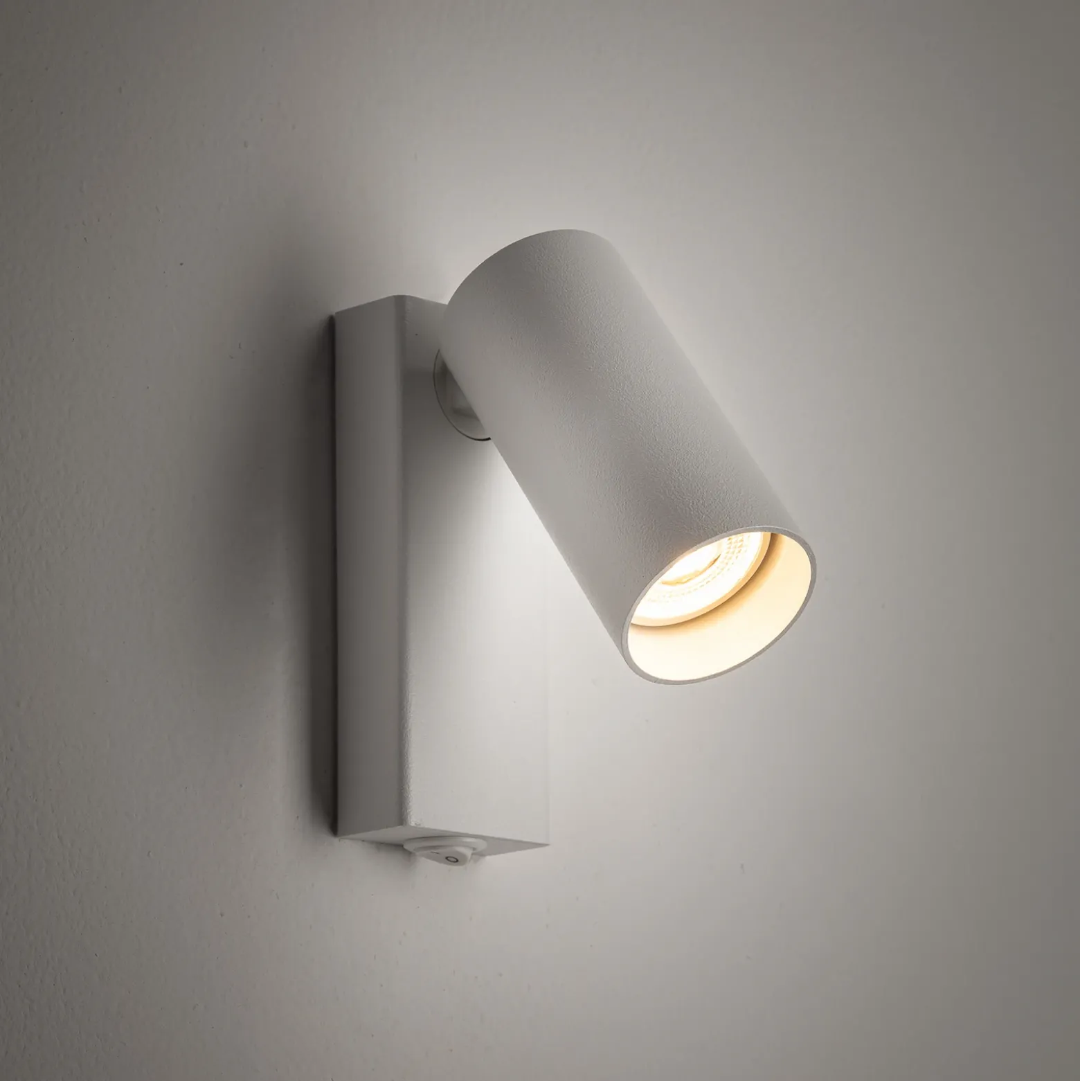 Foco de pared FOURTY, blanco, altura 17 cm, metal, GU10