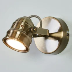 Foco de pared Leonor de Lindby, latón, metal, 1 luz, 9,5 cm