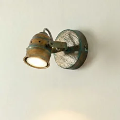 Foco de pared Lindby Leonor, verde, metal, 1 luz, 9,5 cm
