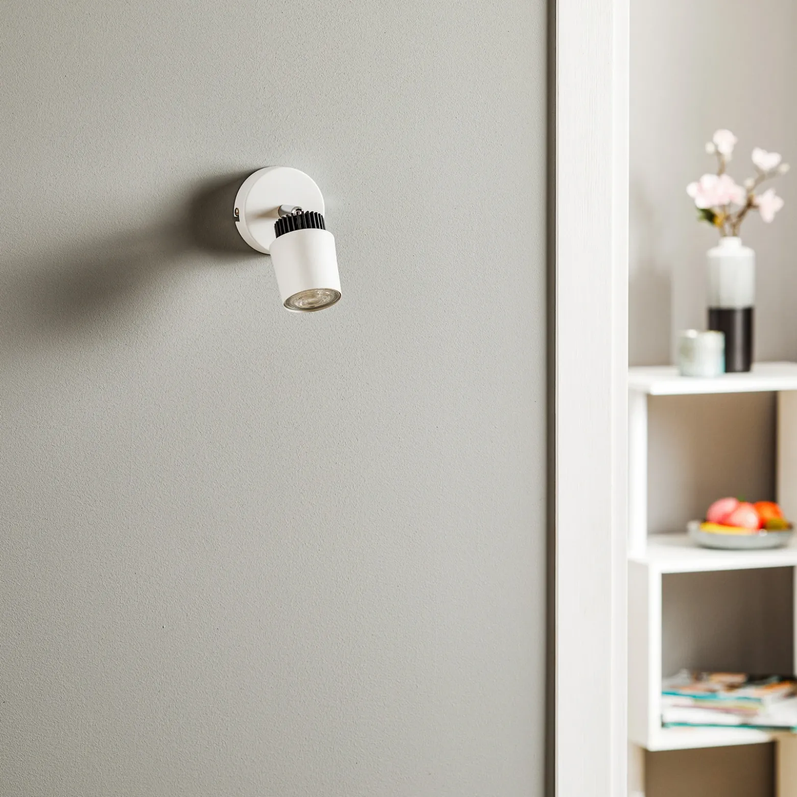 Foco de pared Tec en blanco, 1 luz
