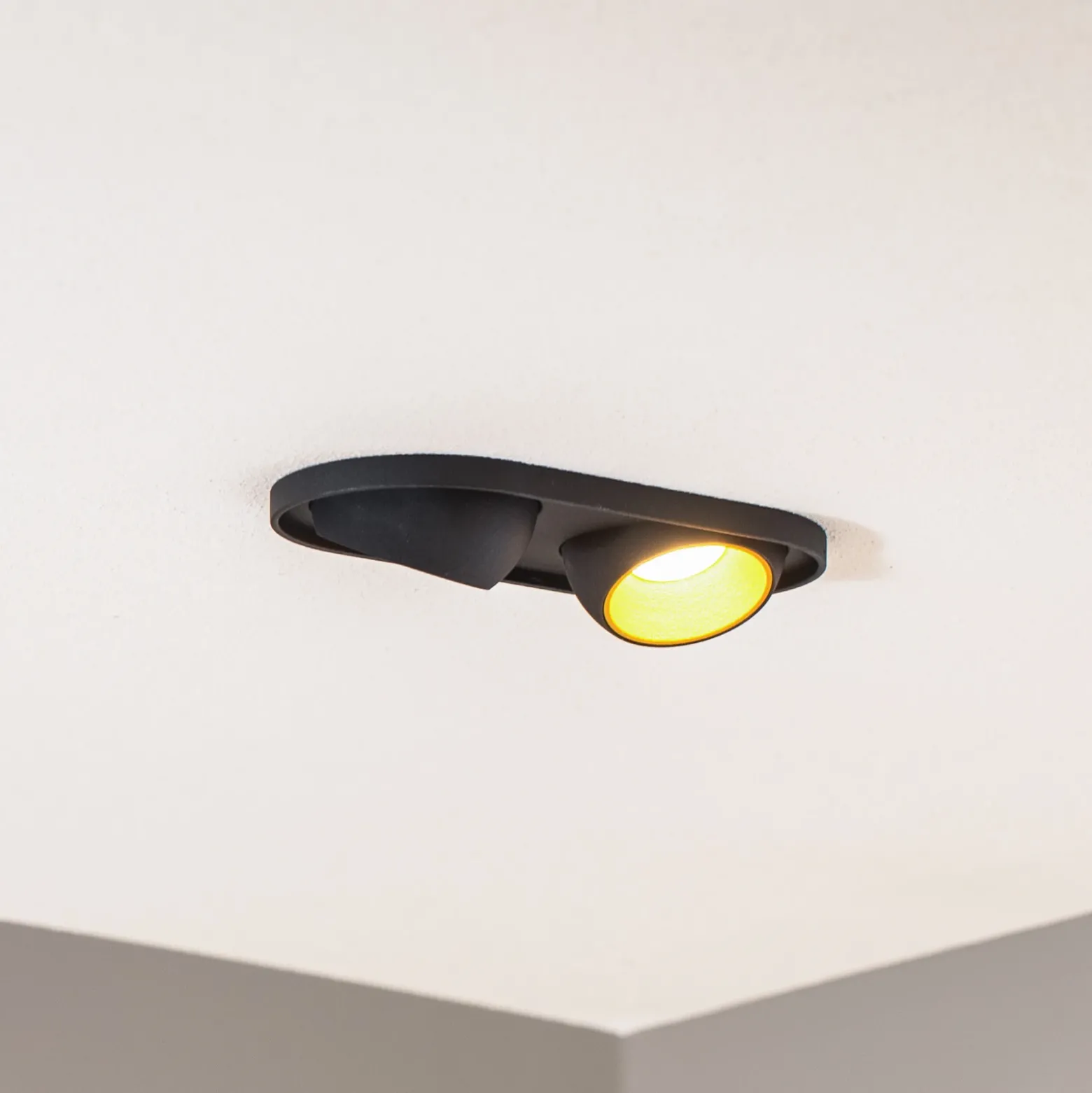 Foco empotrable Bega LED Studio Line, negro/latón, 2 luces.
