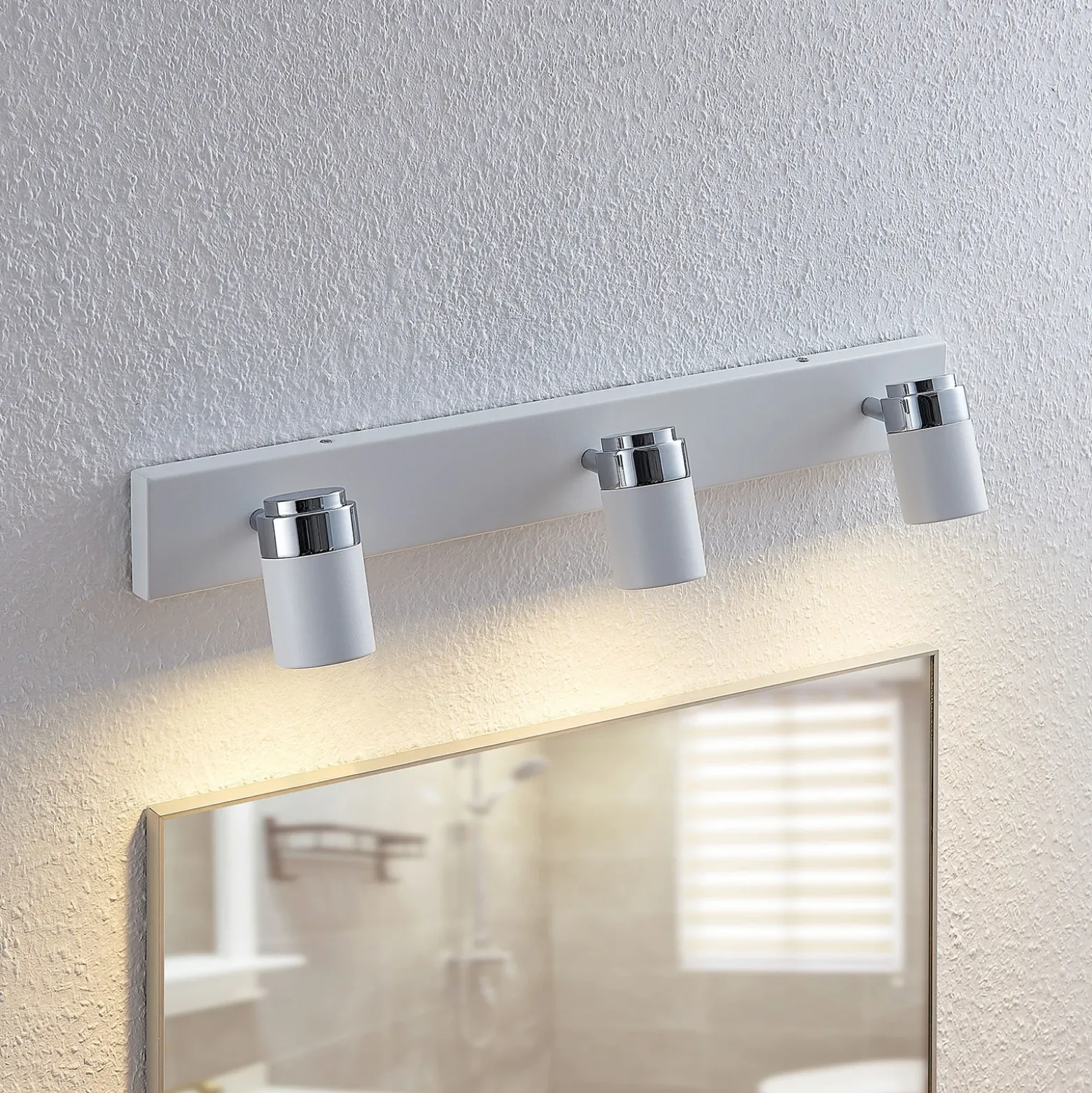 Foco Lindby Kardo, 3 luces, blanco, metal, IP44