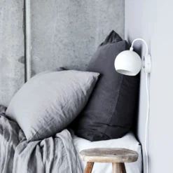 FRANDSEN aplique de pared Bola Magnética, blanco mate