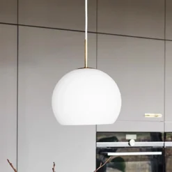 FRANDSEN Lámpara colgante bola, blanco opal, Ø 25 cm, cristal