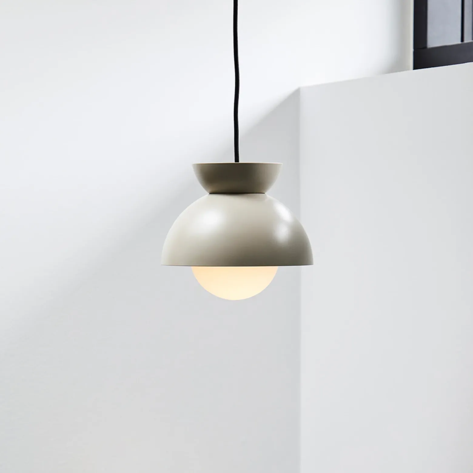 FRANDSEN Lámpara colgante Butterfly, gris, Ø 29 cm