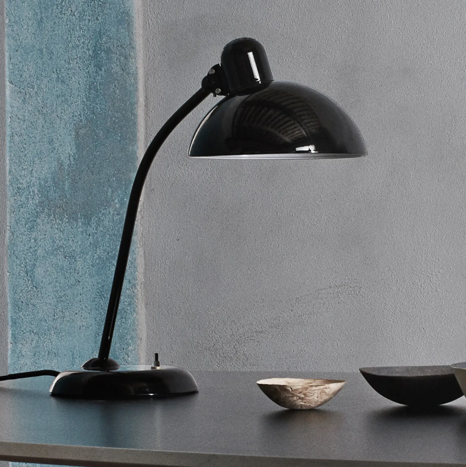FRITZ HANSEN Kaiser Idell 6556-T Negro brillante