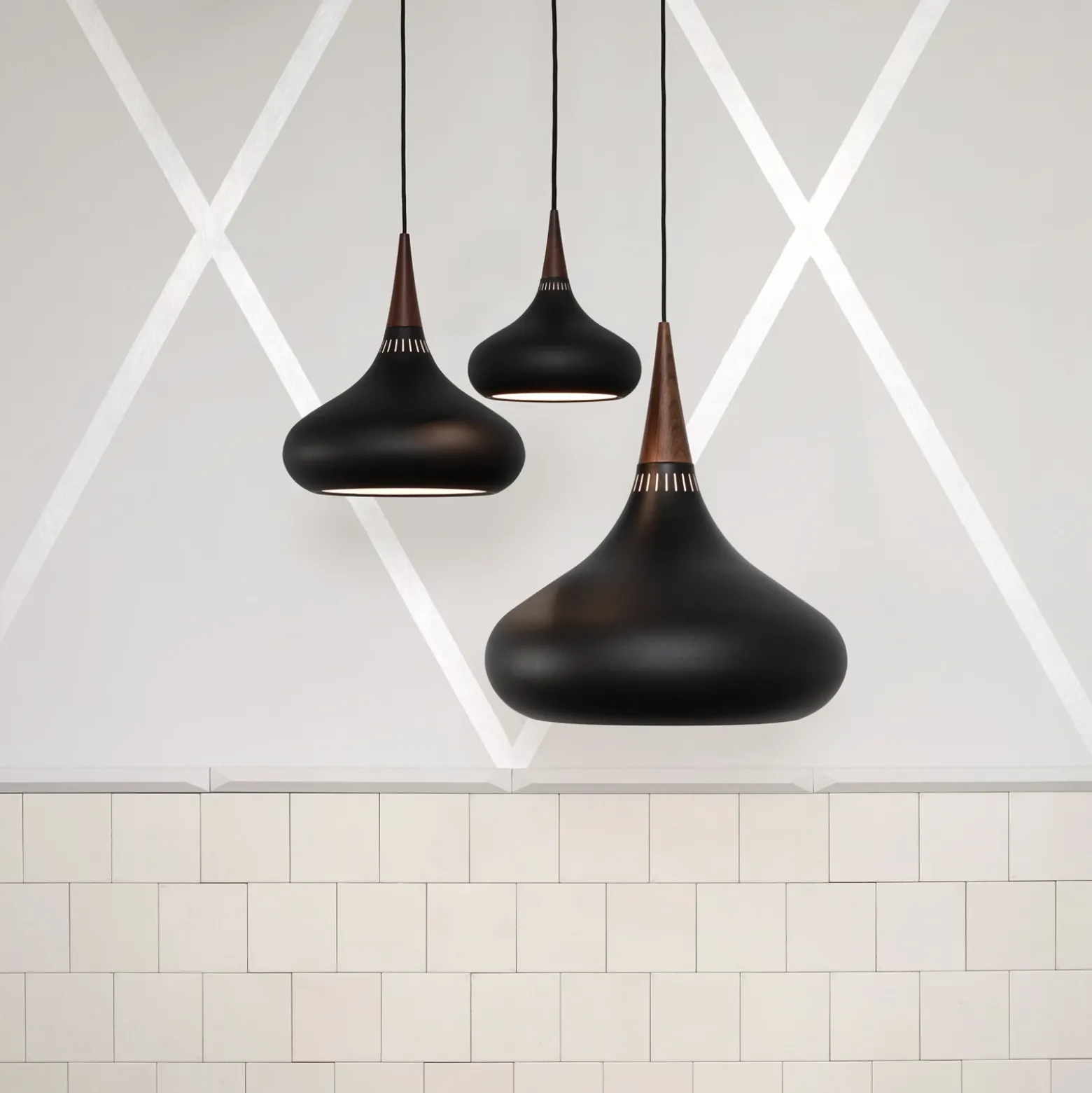 FRITZ HANSEN Orient P3 Lámpara colgante negro/rosa Ø 50 cm