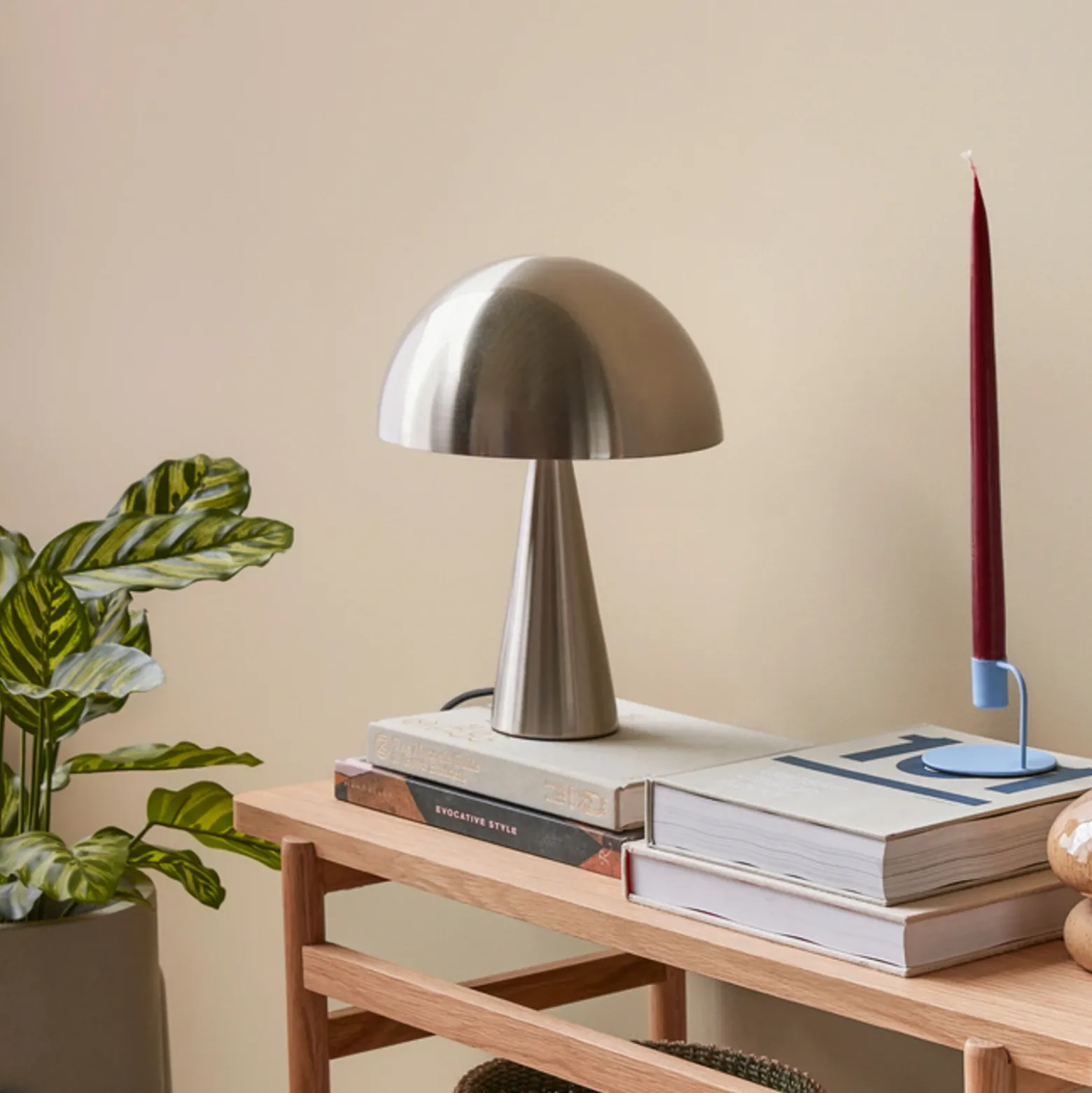 Hübsch Mush Mini lámpara de mesa, color níquel, hierro, E14