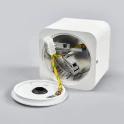Helestra Oso foco de techo LED, angular, blanco