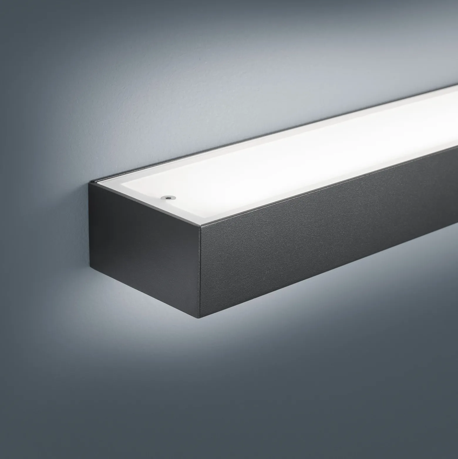 Helestra Theia aplique de pared LED, negro mate 90 cm