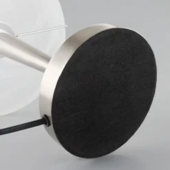 Hermosa lámpara de mesa Viola, níquel mate