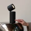IT'S ABOUT ROMI Lámpara de mesa LED recargable Milan, negra, 19 cm