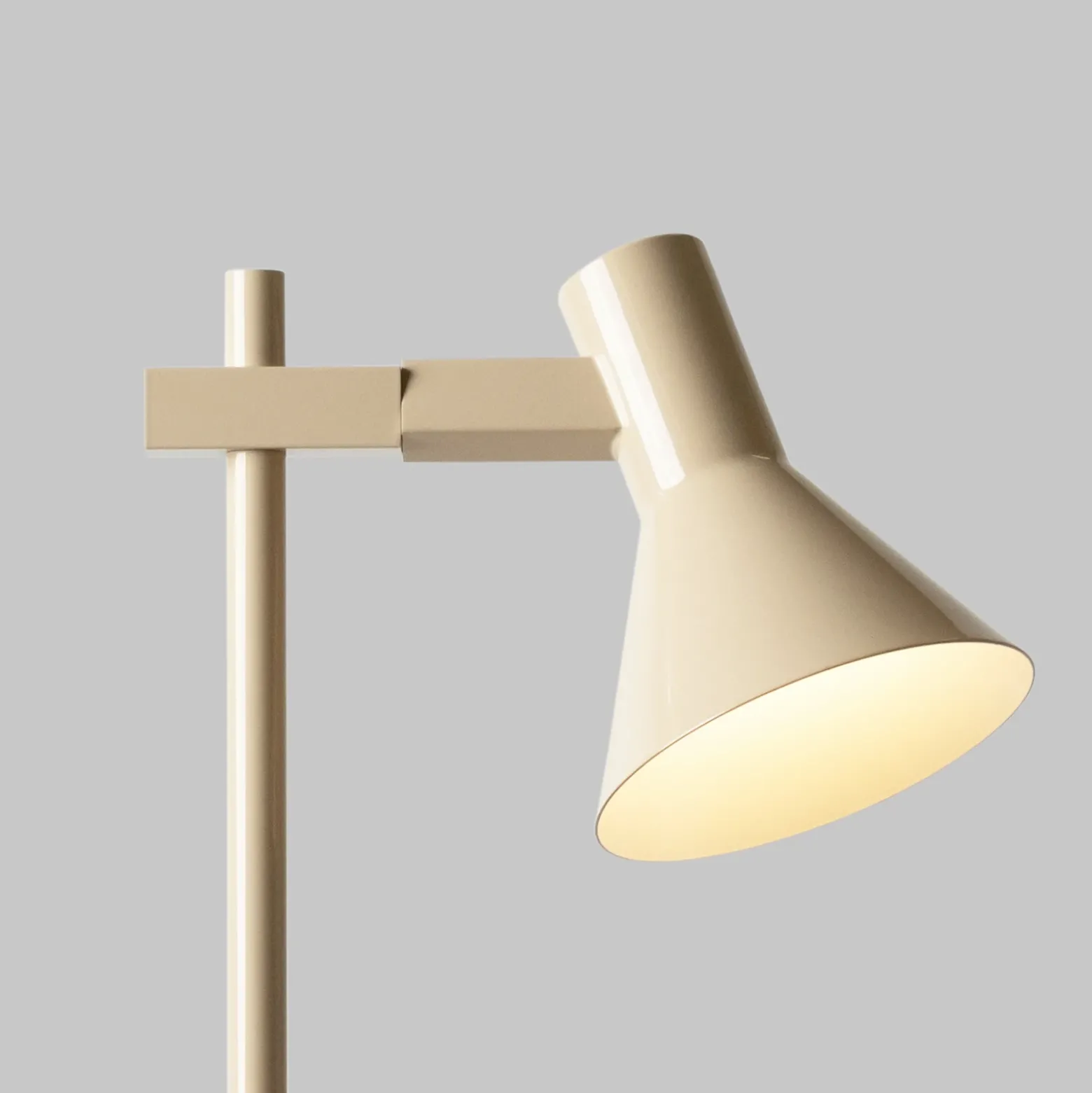 IT'S ABOUT ROMI Lámpara de mesa Stavanger, beige, altura 51 cm