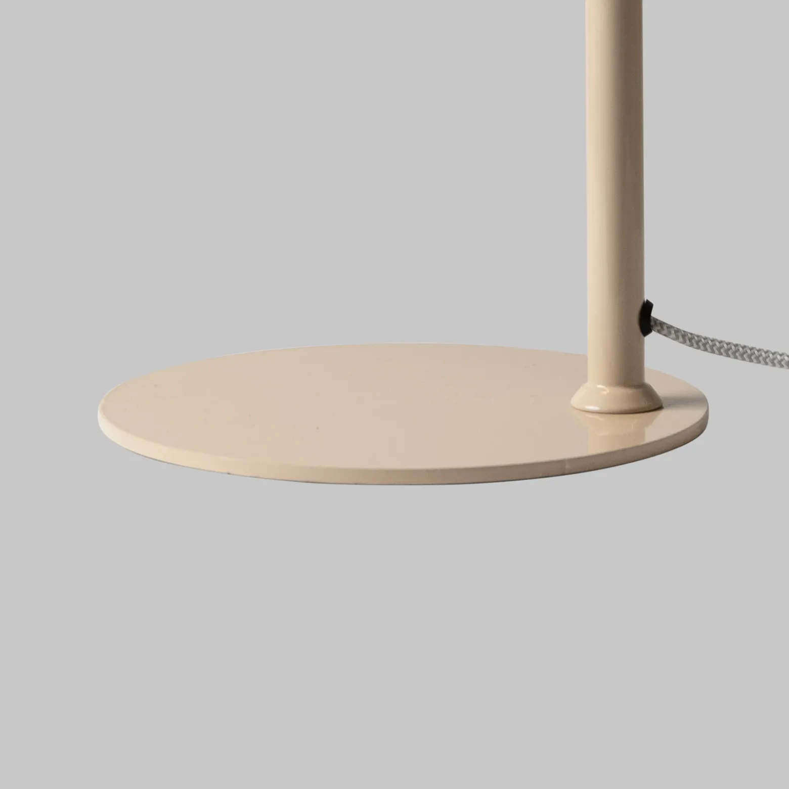IT'S ABOUT ROMI Lámpara de mesa Stavanger, beige, altura 51 cm