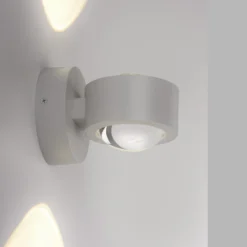 JUST LIGHT. Aplique de pared recargable LED Chia, arena, hierro, 3000 K