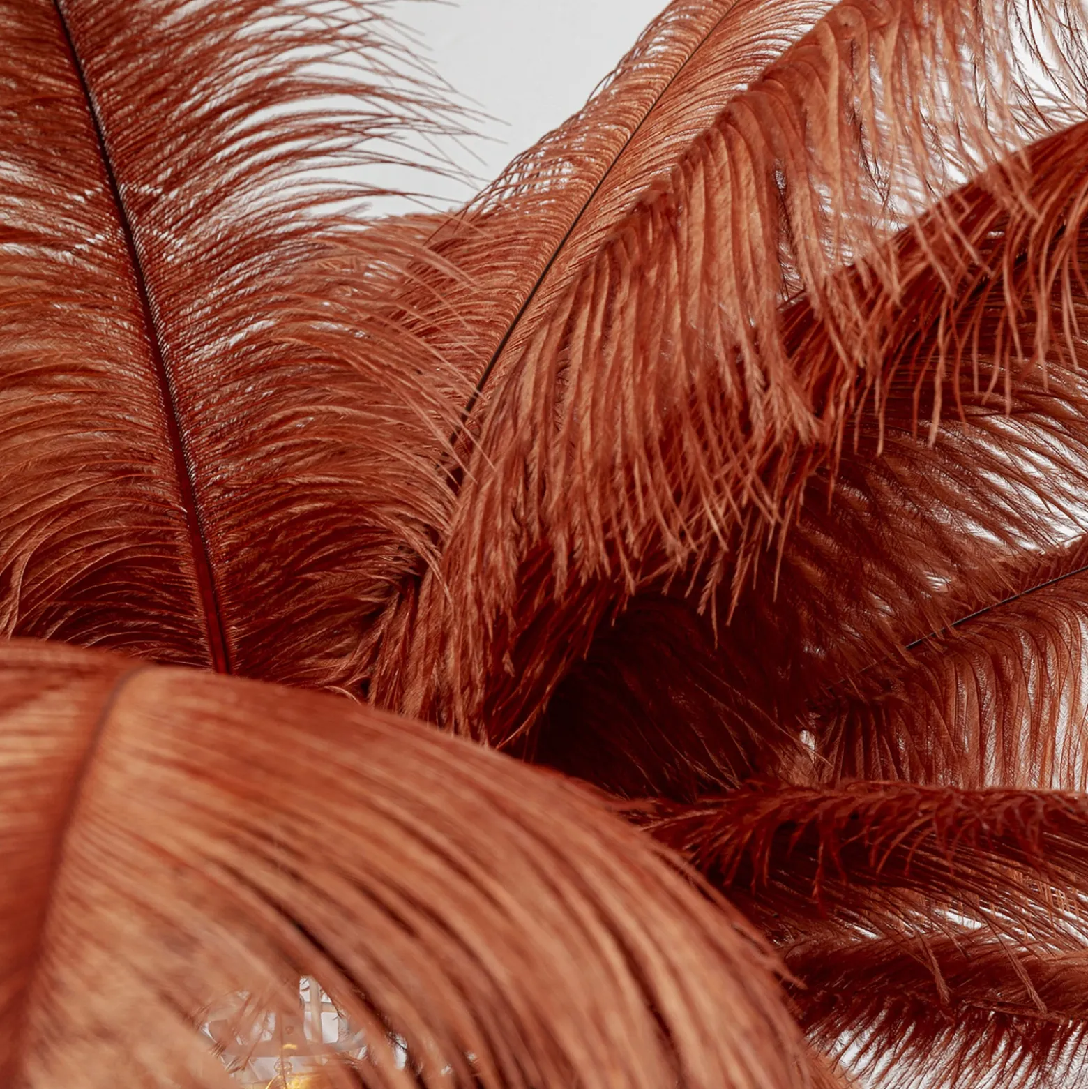 KARE Feather Palm lámpara de pie plumas rojo óxido
