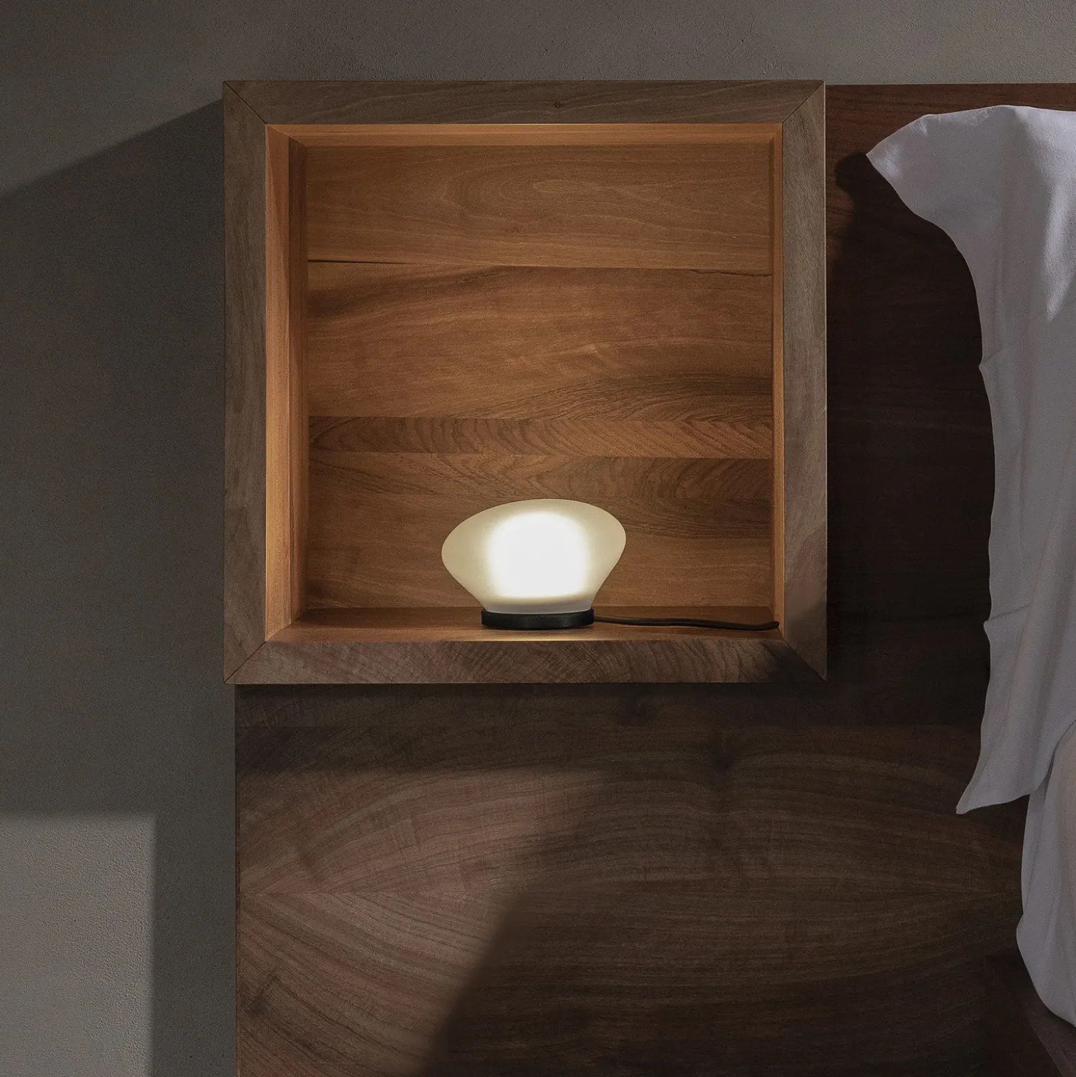 Karman Agua de mesa LED Ø13cm vidrio esmerilado