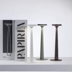 Karman lámpara de mesa LED recargable Papiria, blanco mate, CCT