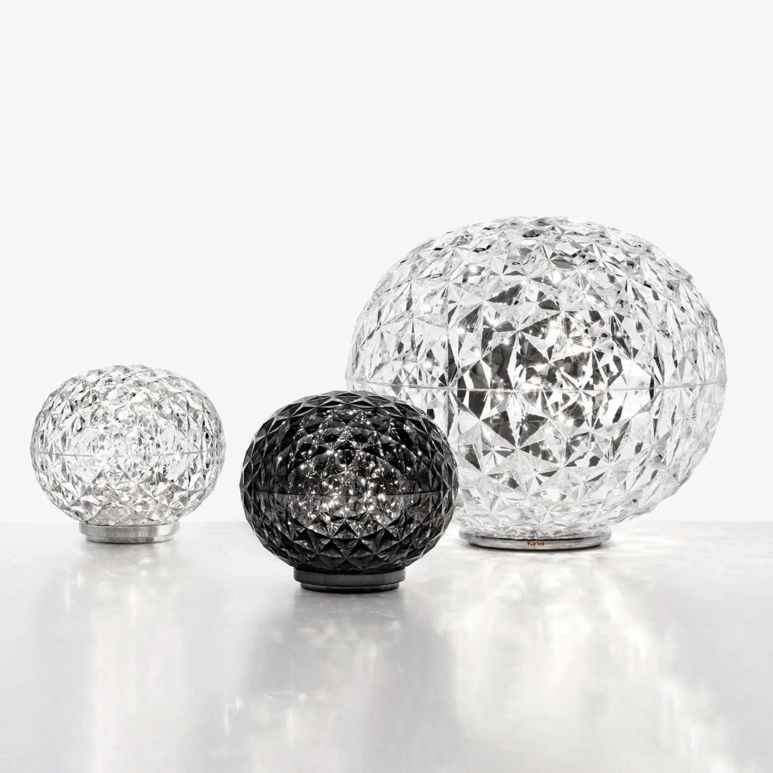 Kartell Mini Planet lámpara mesa batería gris humo