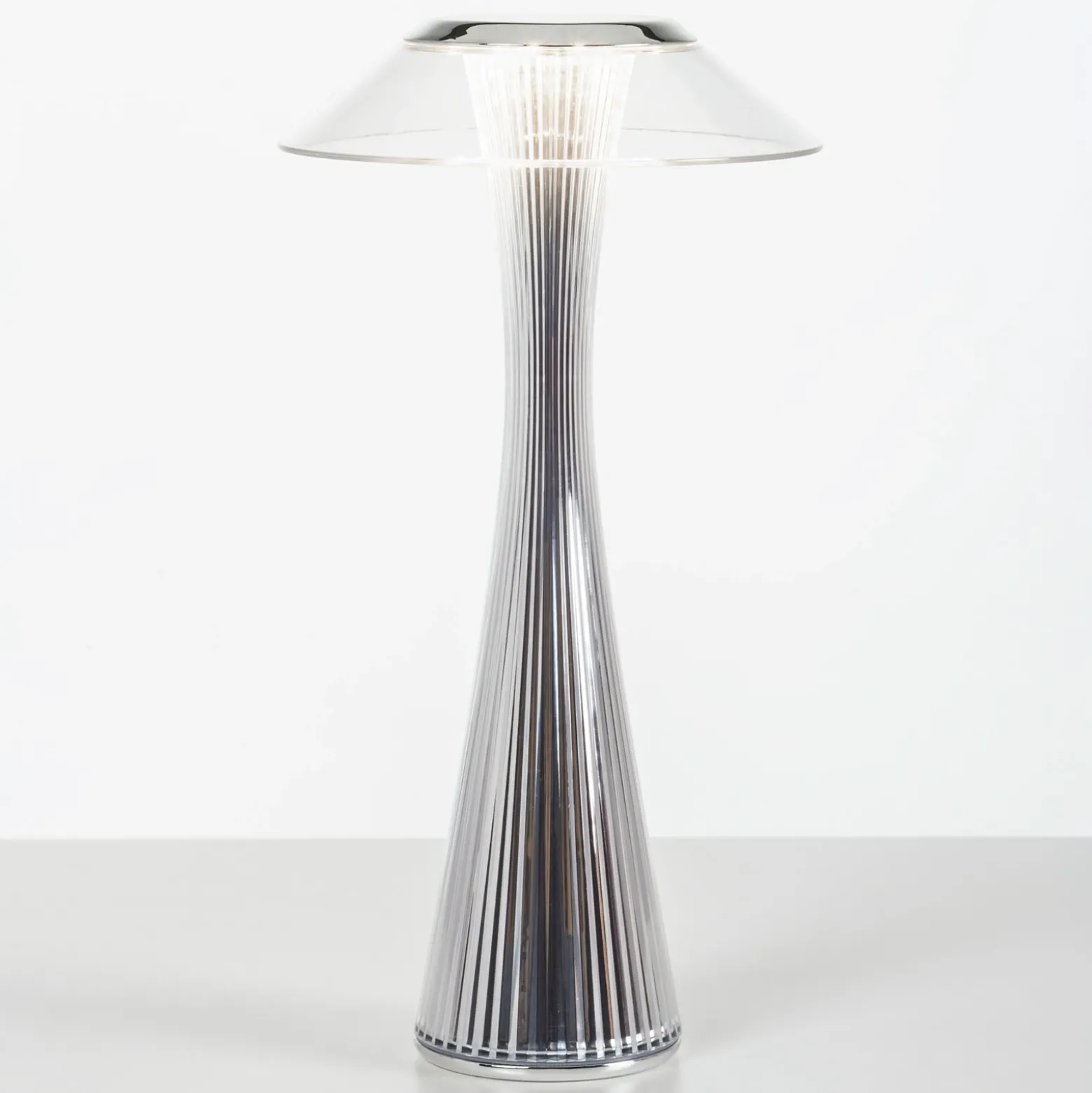 Kartell Space lámpara de mesa LED de diseño, cromo