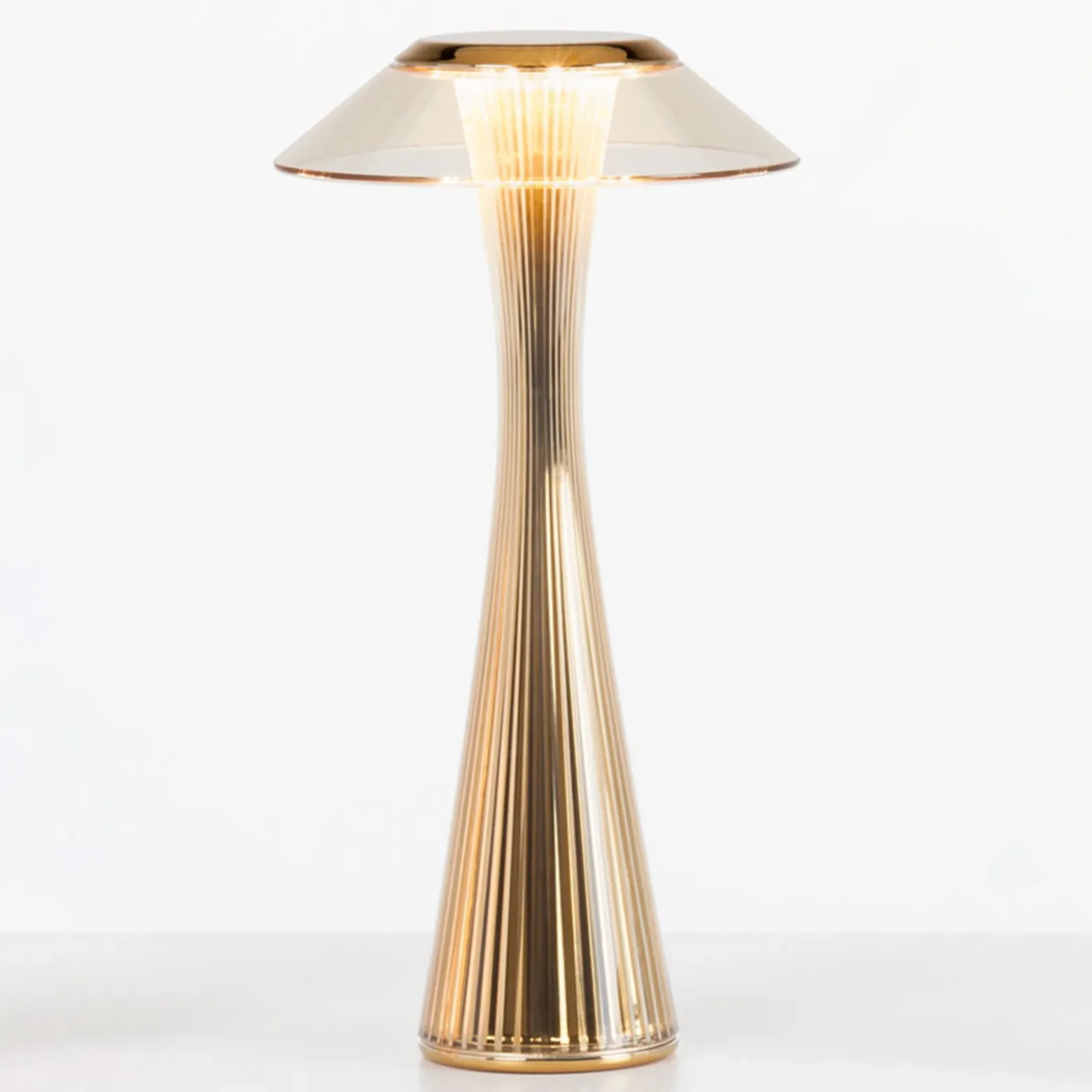 Kartell Space lámpara de mesa LED de diseño, oro