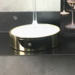 Knikerboker Bevici Su! lámpara de mesa, USB, oro