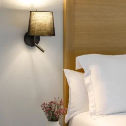 LEDS-C4 Clip aplique de pared con brazo de lectura LED negro