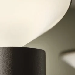LEDS-C4 Lámpara de mesa LED recargable Cocktail, negro Altura 21,5 cm