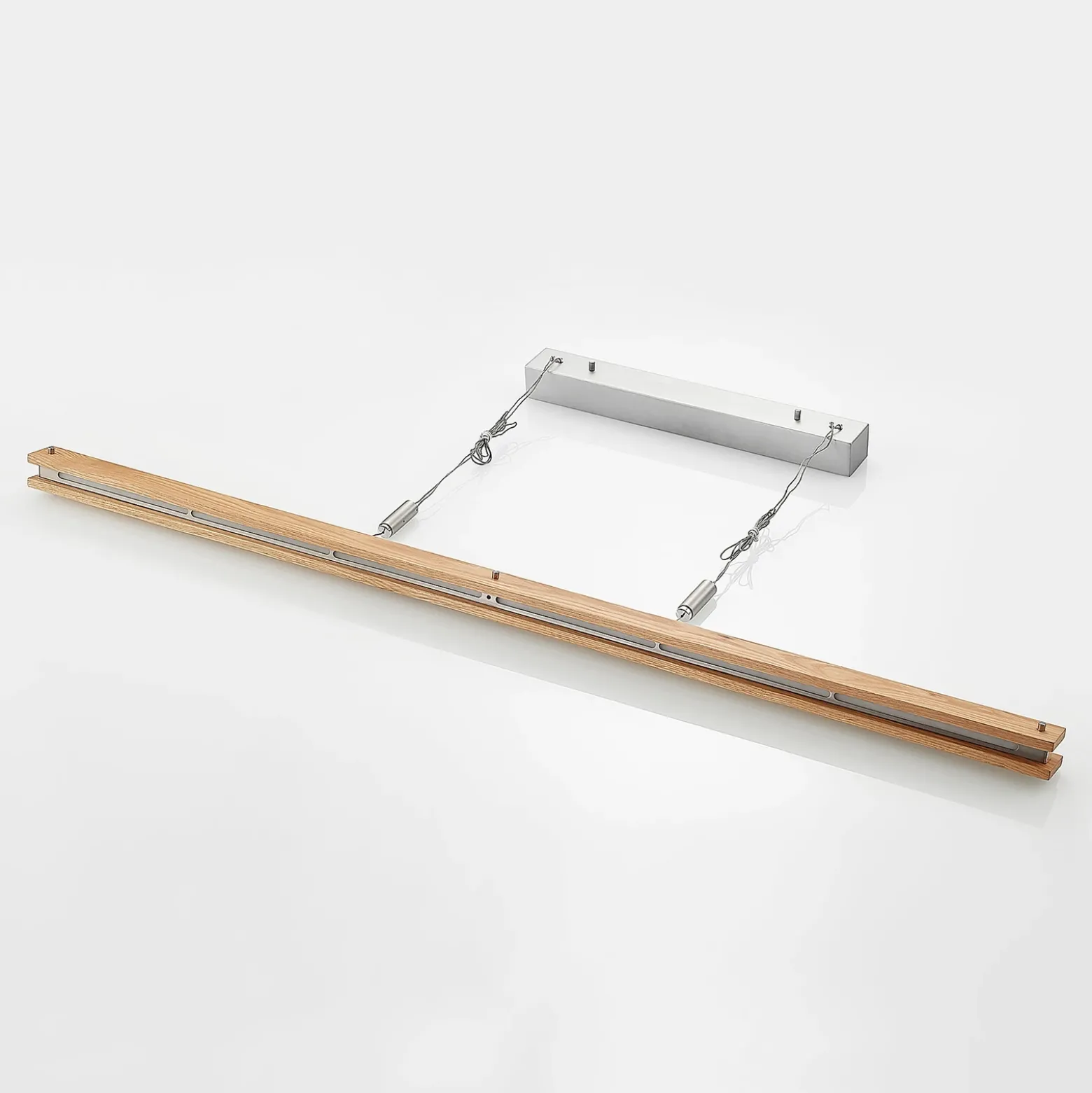 Lindby Alimara lámpara colgante LED, madera, longitud 138 cm