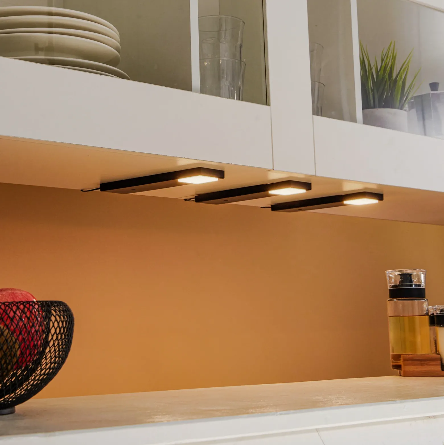 Lindby Amaryll Lámpara LED bajo mueble, set de 3, negro