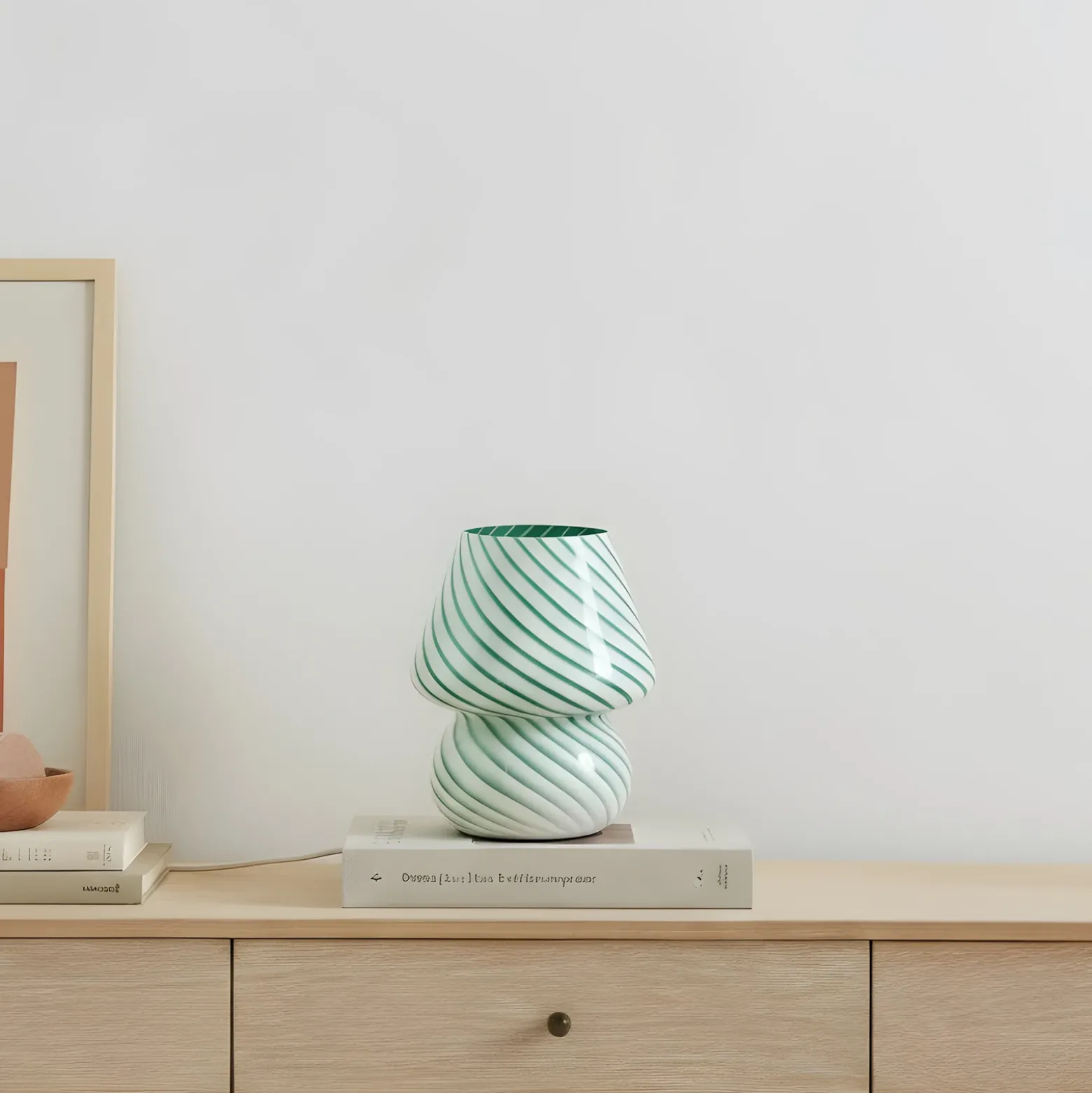 Lindby Andriana lámpara de mesa, verde/blanco, cristal, Ø 15 cm